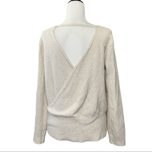 𝅺hinge Deep V Cross over sweater - Picture 4 of 10